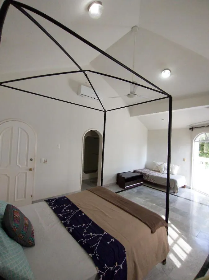 Casa Tzunun Airport Junior Suite Cancún Mexico